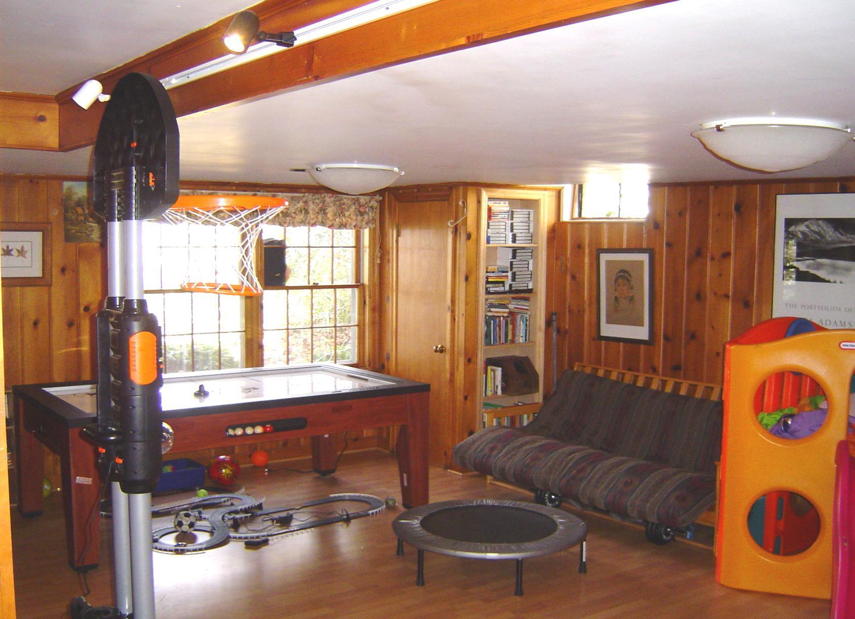 3125 Stoneridge Road Southwest Roanoke, VA 24014 - Photo 24 of 28 a living room with furniture and a large window