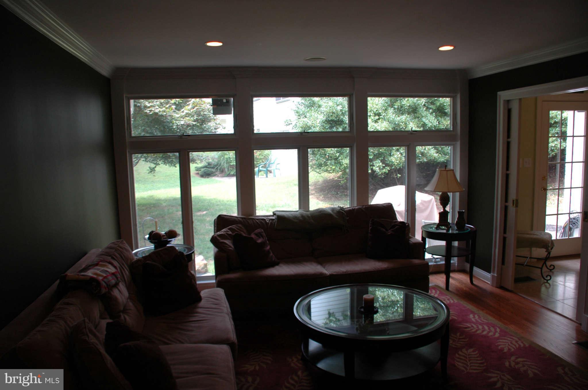 12100 Pueblo Road Gaithersburg, MD 20878 - Photo 15 of 15 Living Room