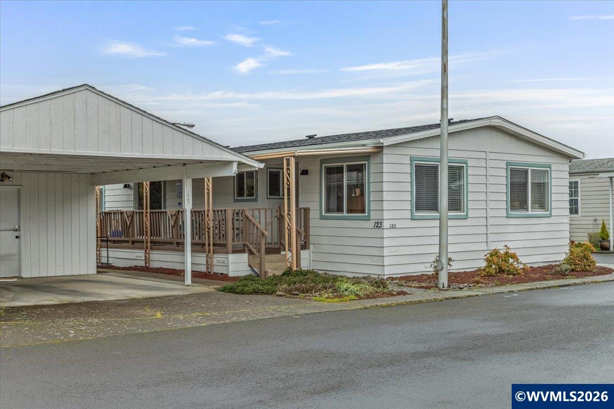 5422 Portland Road Northeast, Unit 123 Salem, OR 97305 - Photo 2 of 23 a front view of a house