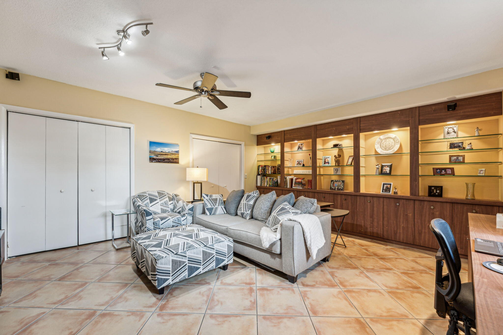 17094 Boca Club Boulevard, Unit 1 Boca Raton, FL 33487 - Photo 13 of 38 Garage/ Living Room