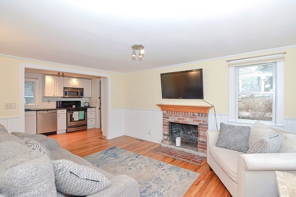 46 Thorne Road Bourne, MA 02532 - Photo 11 of 39