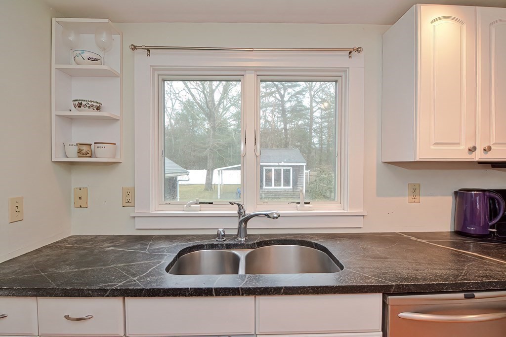 46 Thorne Road Bourne, MA 02532 - Photo 15 of 39