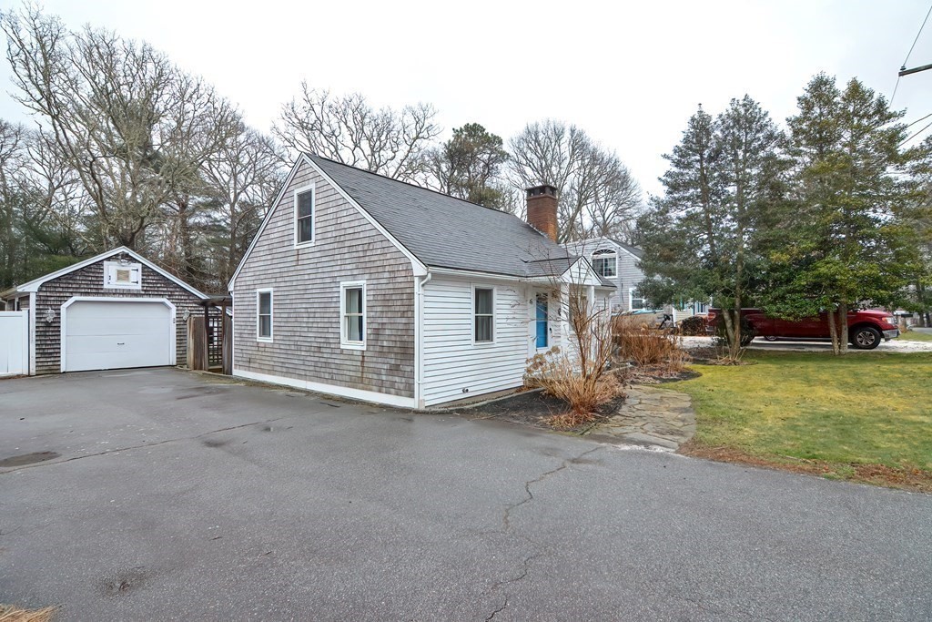 46 Thorne Road Bourne, MA 02532 - Photo 7 of 39