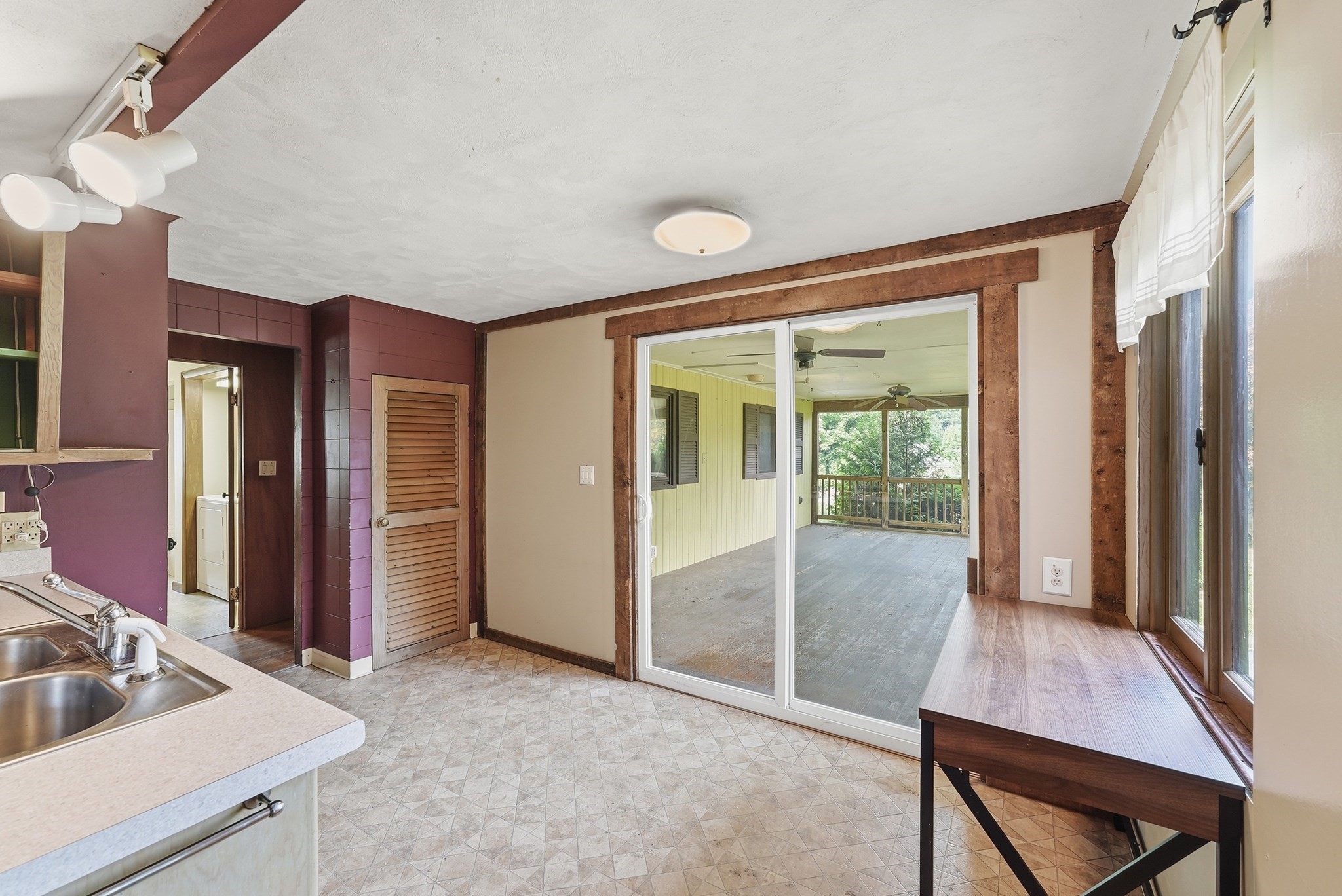 31 Woodcrest Road Springfield, MA 01129 - Photo 30 of 42 Gallery Image 30