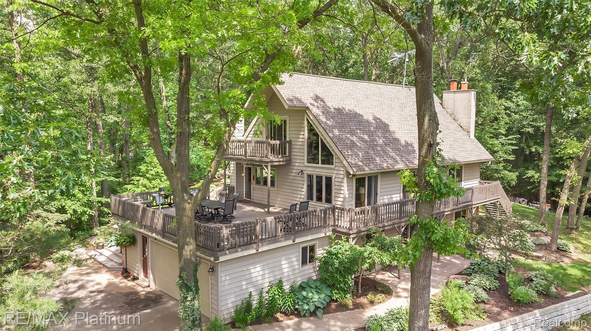 3196 Swarthout Road Pinckney, MI 48169 - Photo 44 of 44 Gorgeous Setting