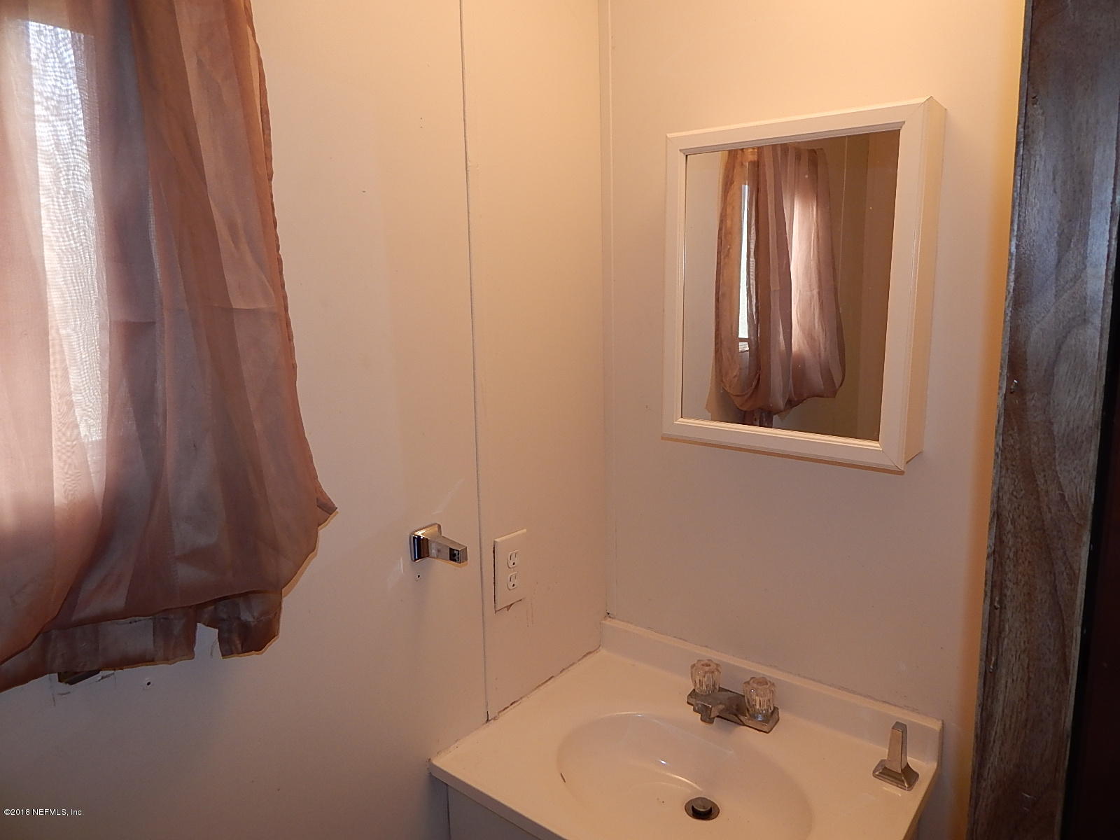112 Hamilton Road Satsuma, FL 32189 - Photo 9 of 23 half bath