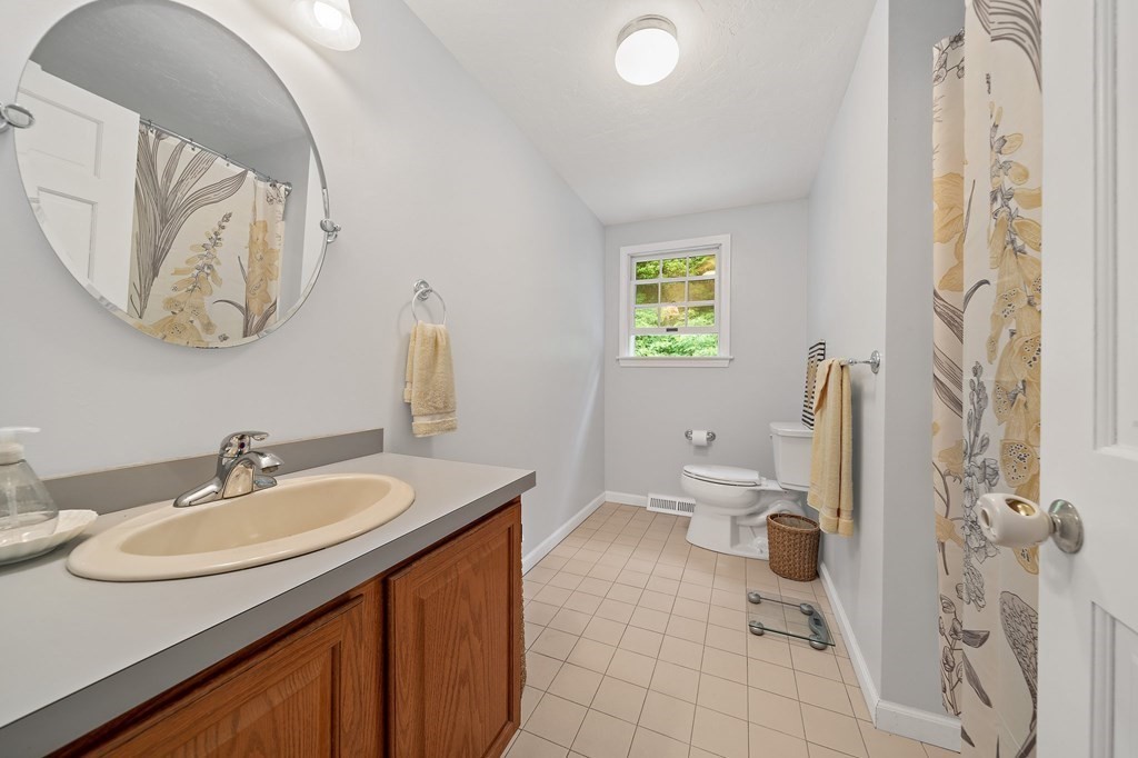 39 Sunset Road Weymouth, MA 02189 - Photo 10 of 28 Gallery Image 10
