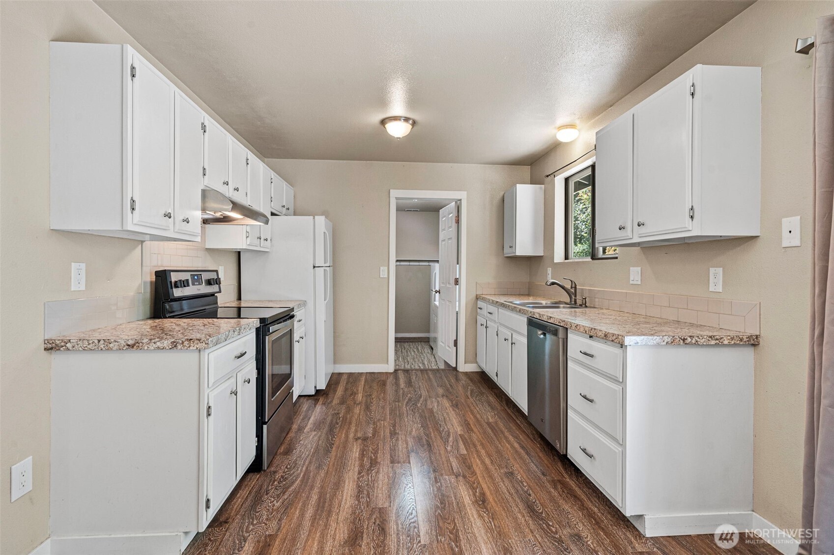 4708 Alameda Avenue West University Place, WA 98466 - Photo 6 of 22 Gallery Image 6