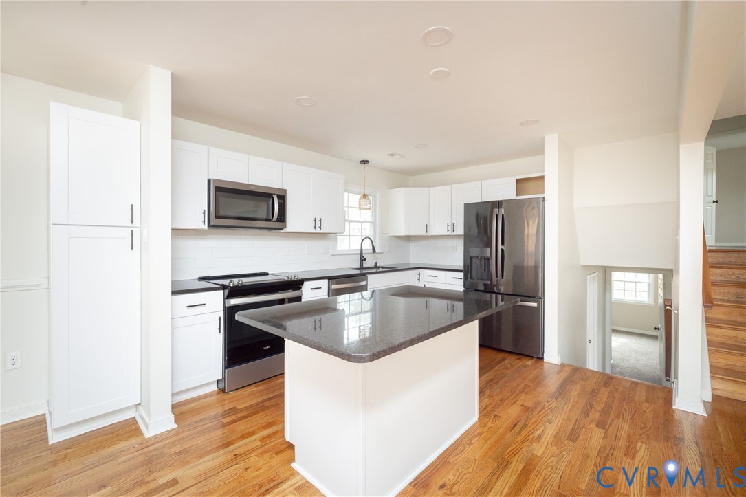 9731 Alfaree Road North Chesterfield, VA 23237 - Photo 16 of 42 Granite countertops, stainless steel, backsplash,