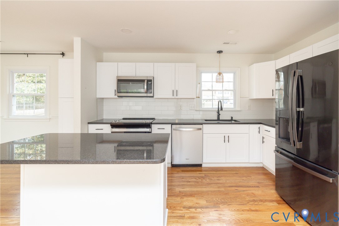 9731 Alfaree Road North Chesterfield, VA 23237 - Photo 18 of 42 Granite countertops, stainless steel, backsplash,