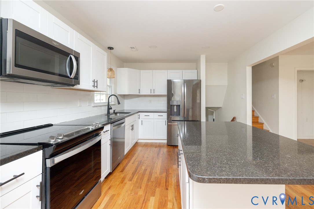 9731 Alfaree Road North Chesterfield, VA 23237 - Photo 3 of 42 Granite countertops, stainless steel appliances, k