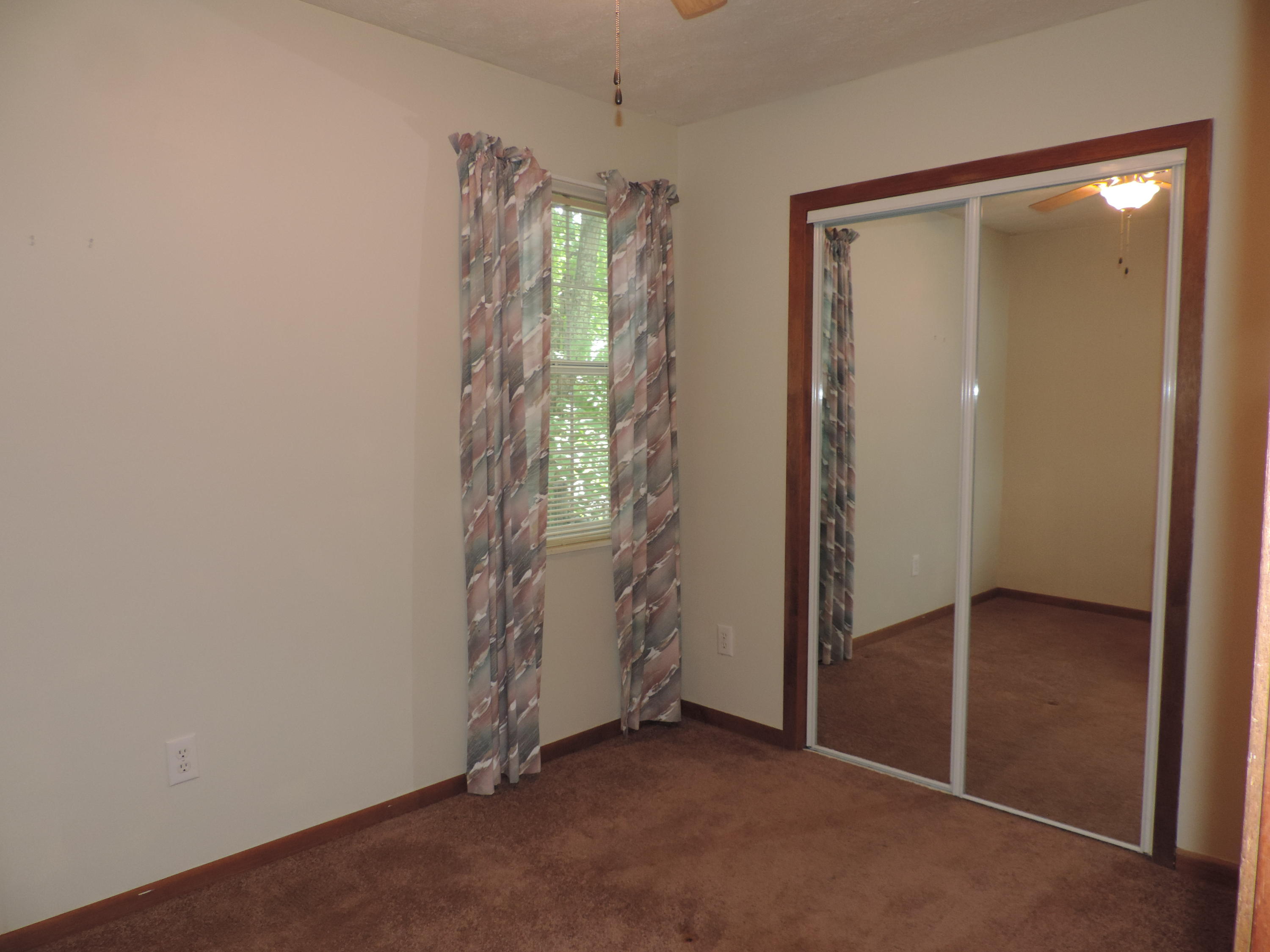 458 McMahan Road Pigeon Forge, TN 37863 - Photo 10 of 19 2nd bedroom