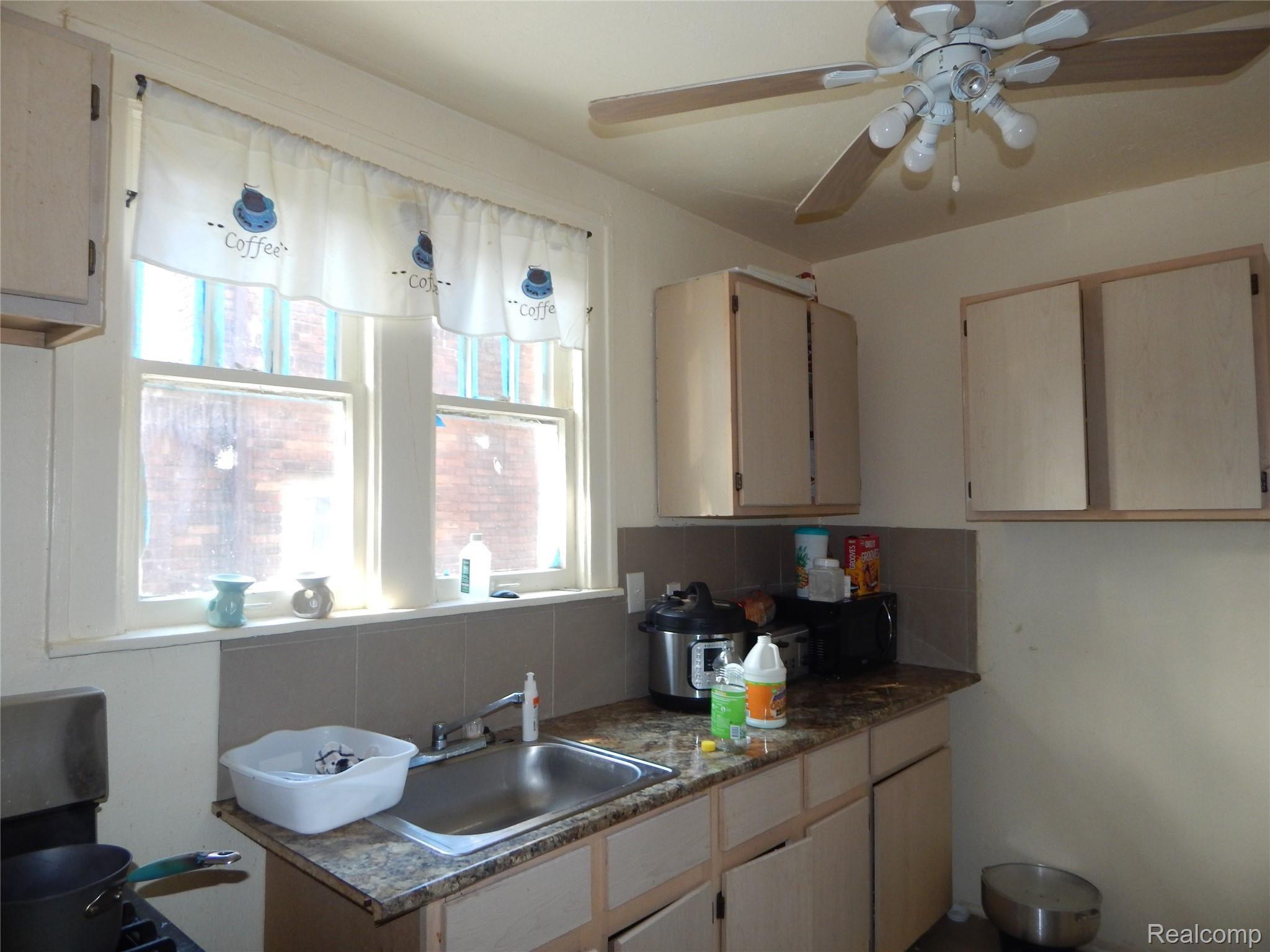 14820 Rutherford Street Detroit, MI 48227 - Photo 7 of 14 DSCN5314.JPG