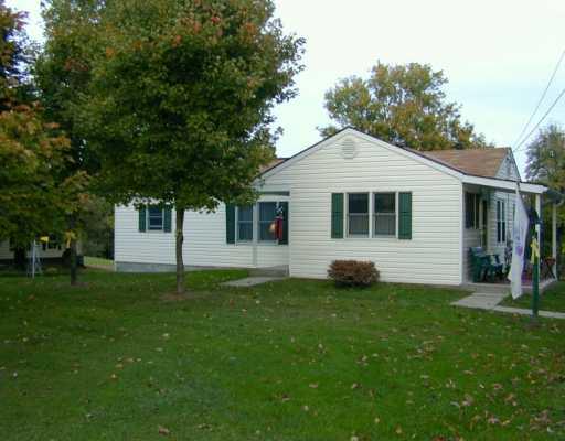 927 Cleland Mill Road New Castle, PA 16102 - Photo 1 of 8 Exterior Front.