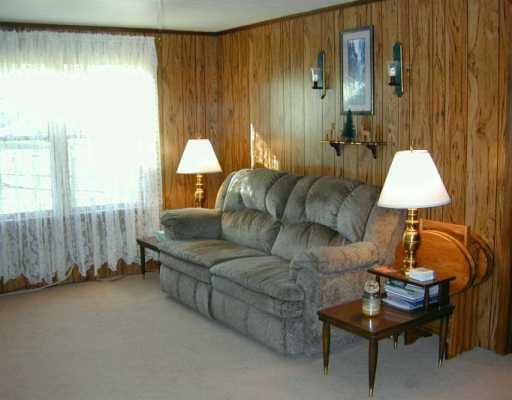 927 Cleland Mill Road New Castle, PA 16102 - Photo 4 of 8 Living Room.