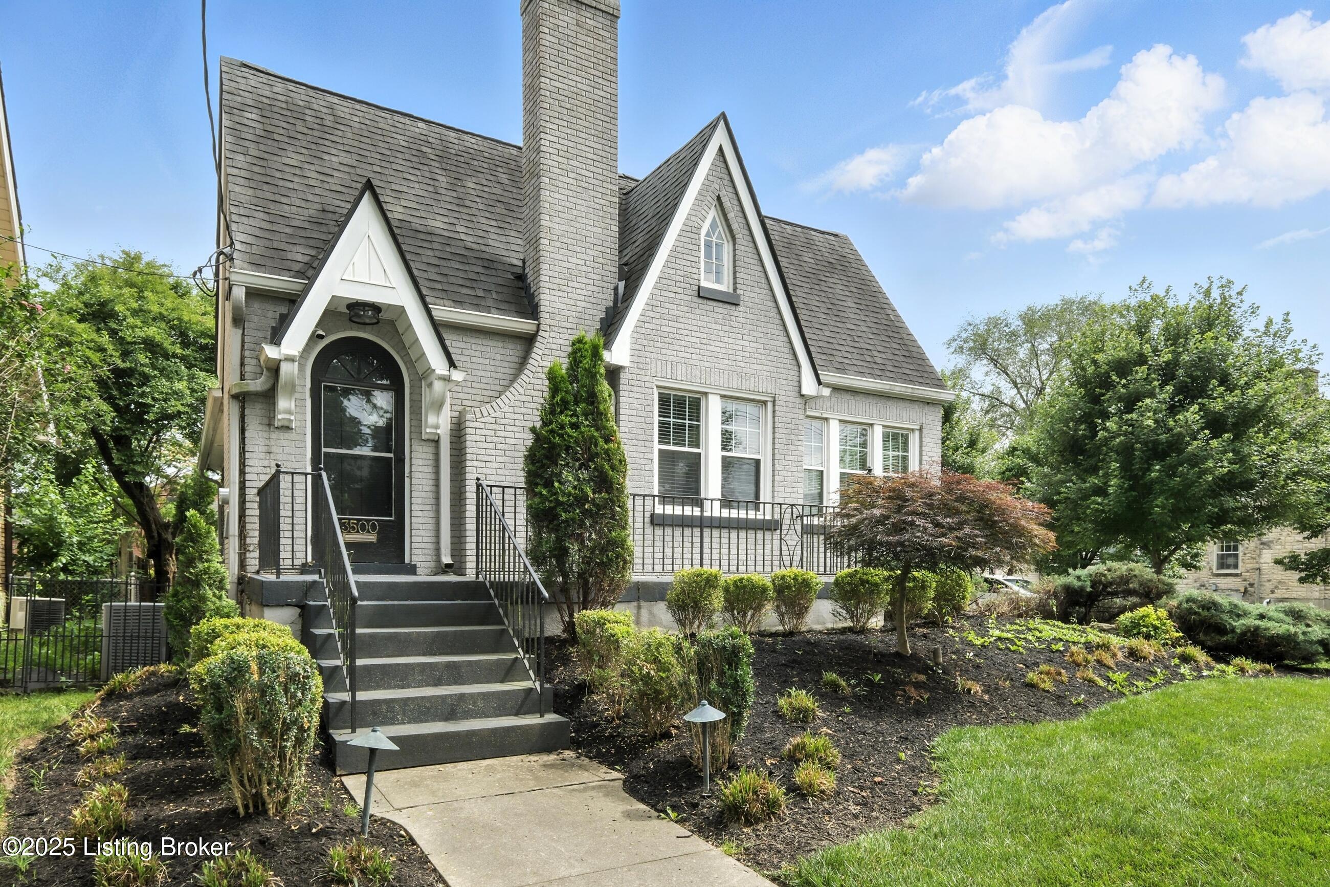 3500 Lexington Road Louisville, KY 40207 - Photo 2 of 37 4919Woodcock_LouisvilleRealEstateMedia_0