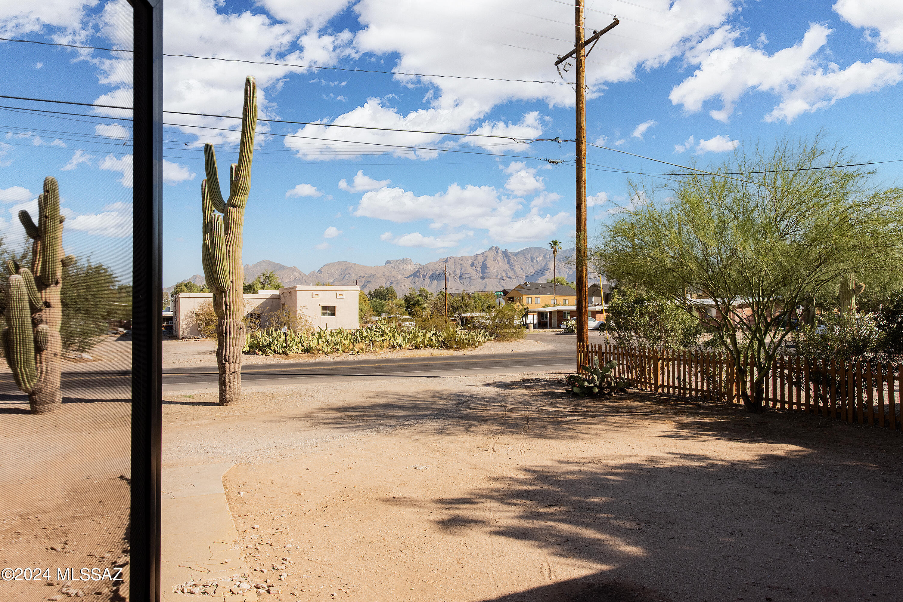 1058 East Roger Road Tucson, AZ 85719 - Photo 3 of 25 Gallery Image 3