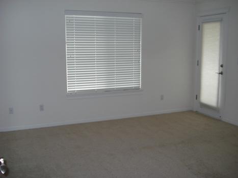 7553 Pit Road Redding, CA 96001 - Photo 8 of 12 an empty room with a window