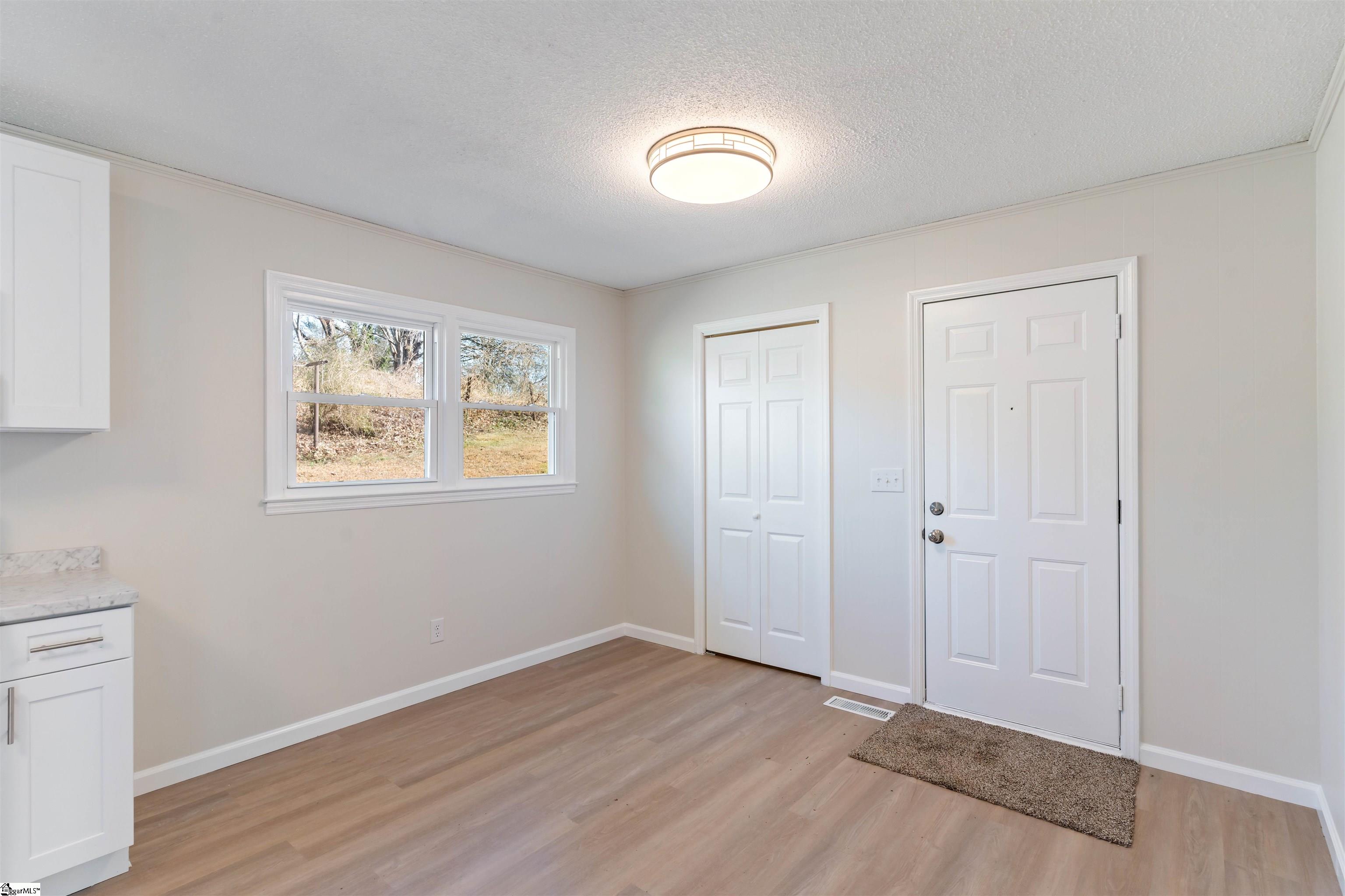 210 North Randolph Avenue Landrum, SC 29356 - Photo 7 of 23