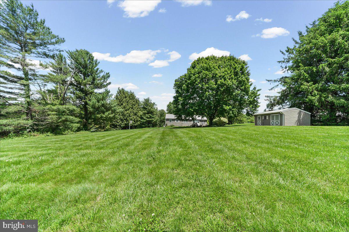 207 West Woodview Road West Grove, PA 19390 - Photo 5 of 34 Flat private back yard.