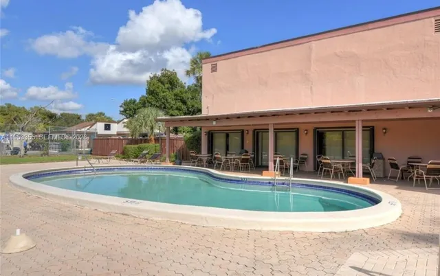 $195,000 | 1752 Northwest 74th Avenue, Unit 18, Plantation, FL 33313