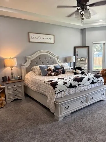 a view of entryway and hall