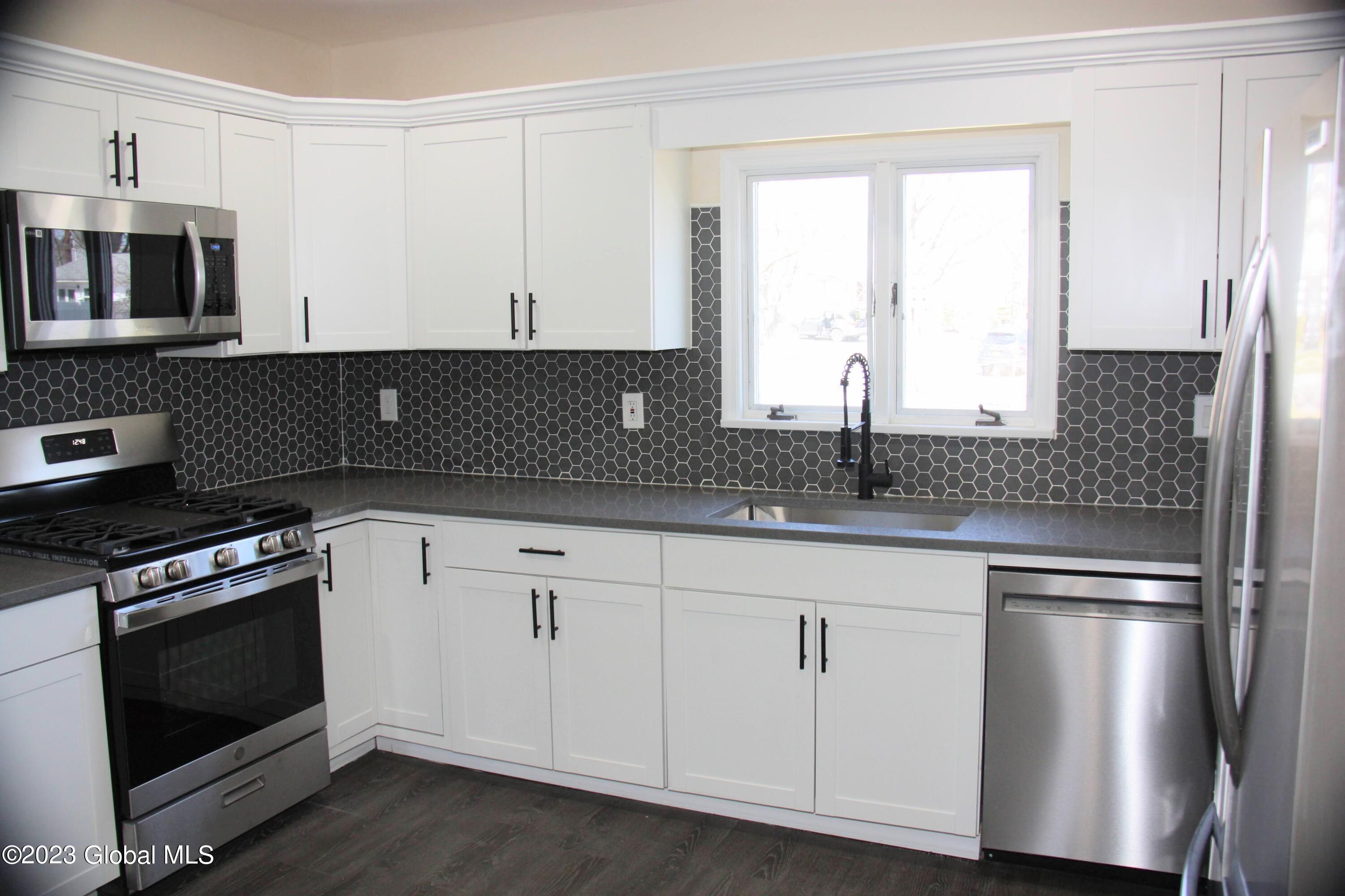 1665 Rugby Road Schenectady, NY 12309 - Photo 21 of 44 IMG_9299