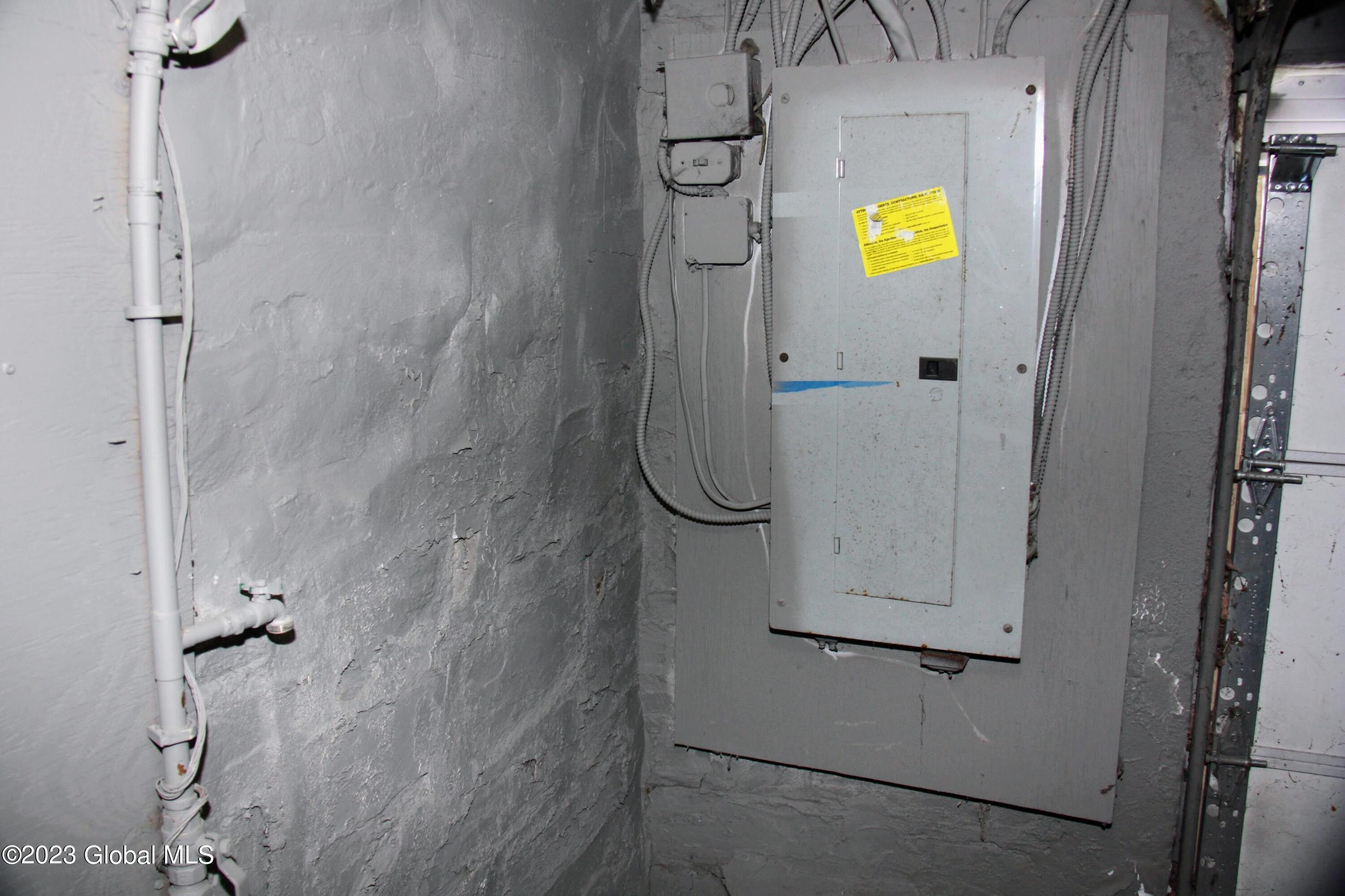 1665 Rugby Road Schenectady, NY 12309 - Photo 41 of 44 IMG_9325