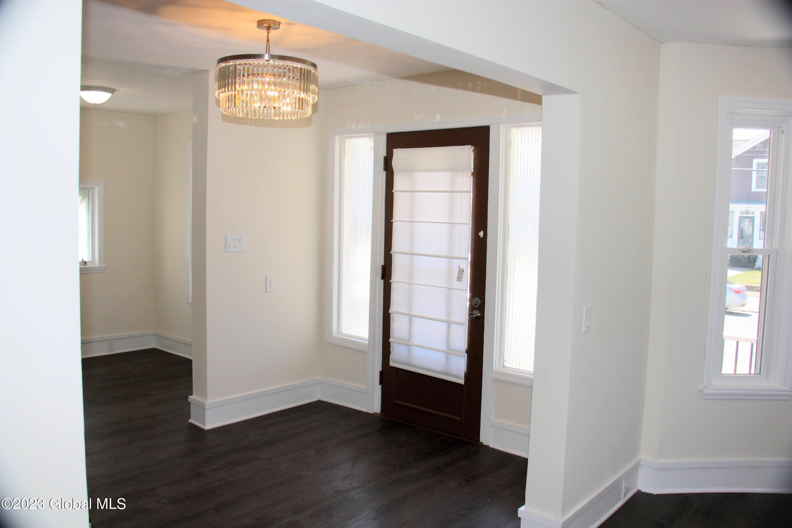 1665 Rugby Road Schenectady, NY 12309 - Photo 8 of 44 IMG_9285