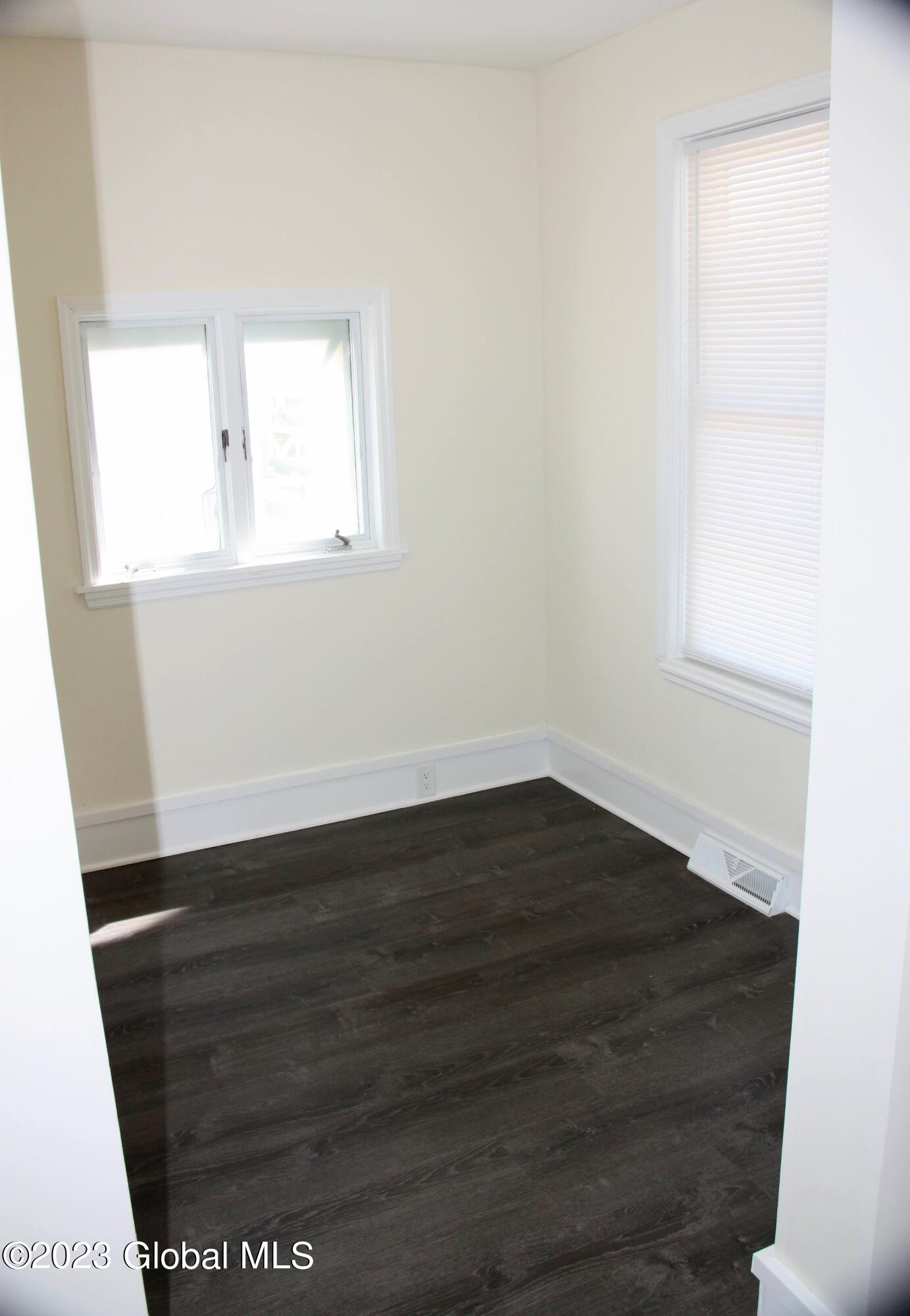 1665 Rugby Road Schenectady, NY 12309 - Photo 9 of 44 IMG_9286