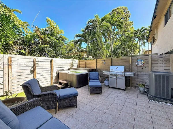 $3,250 | 2128 Northeast 9th Avenue, Wilton Manors, FL 33305