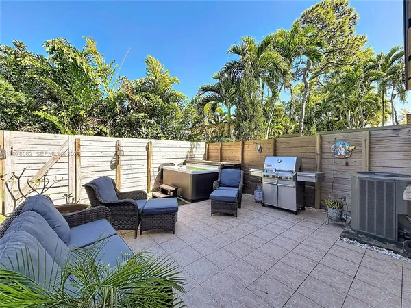 $3,250 | 2128 Northeast 9th Avenue, Wilton Manors, FL 33305
