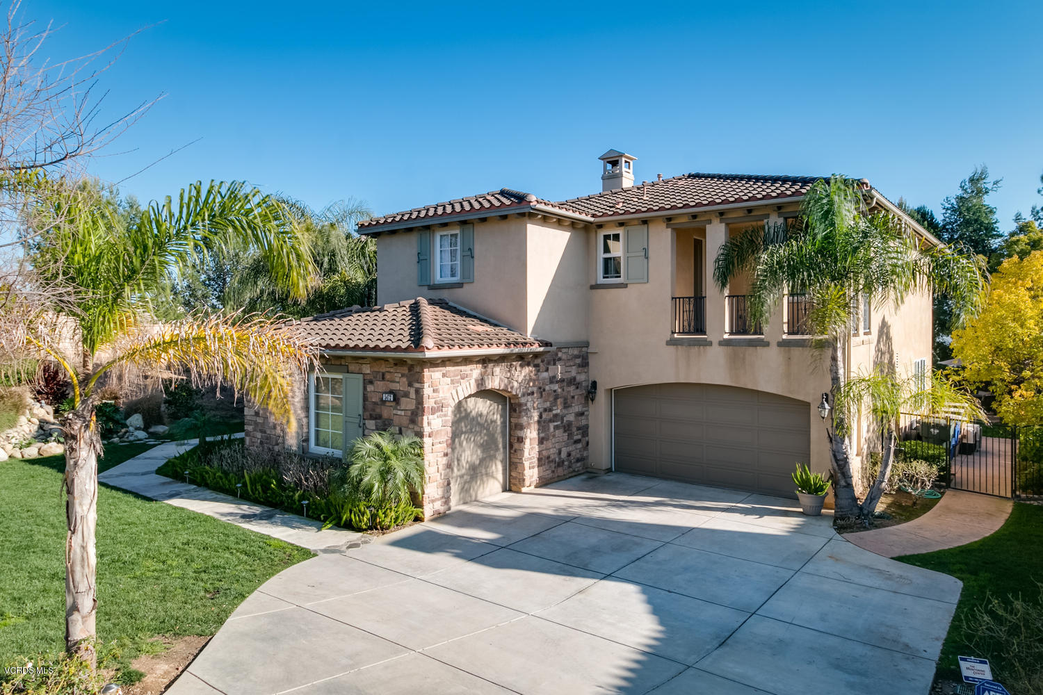 5472 Calarosa Ranch Road Camarillo, CA 93012 - Photo 2 of 31 Driveway
