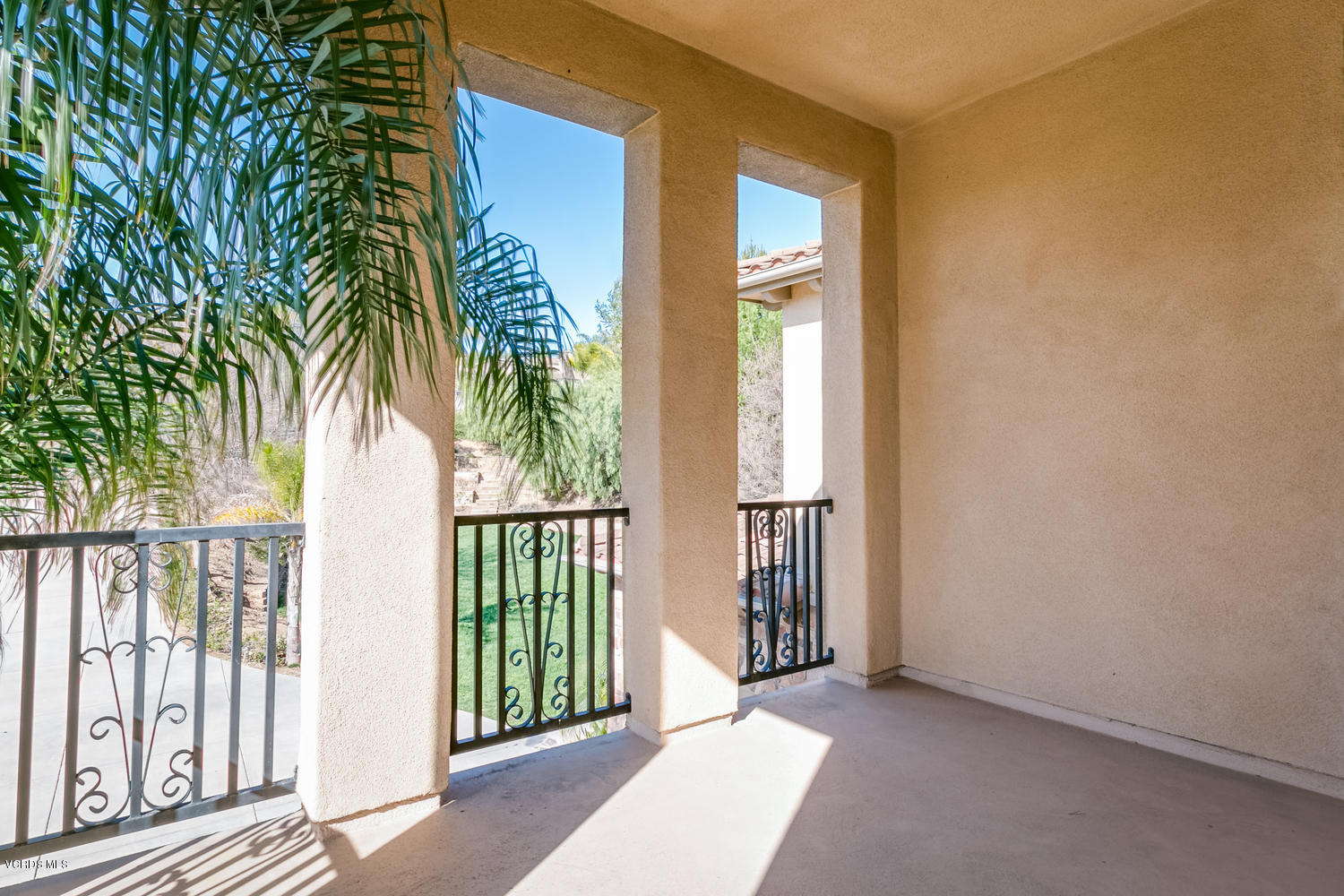 5472 Calarosa Ranch Road Camarillo, CA 93012 - Photo 12 of 31 Balcony