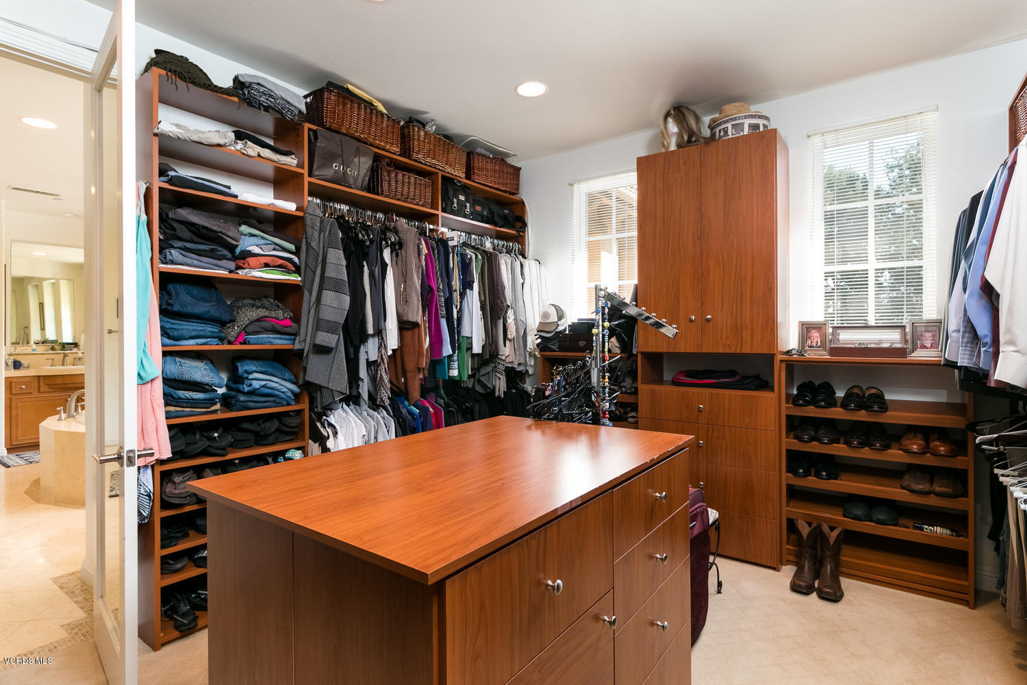 5472 Calarosa Ranch Road Camarillo, CA 93012 - Photo 17 of 31 Walk-in Closet