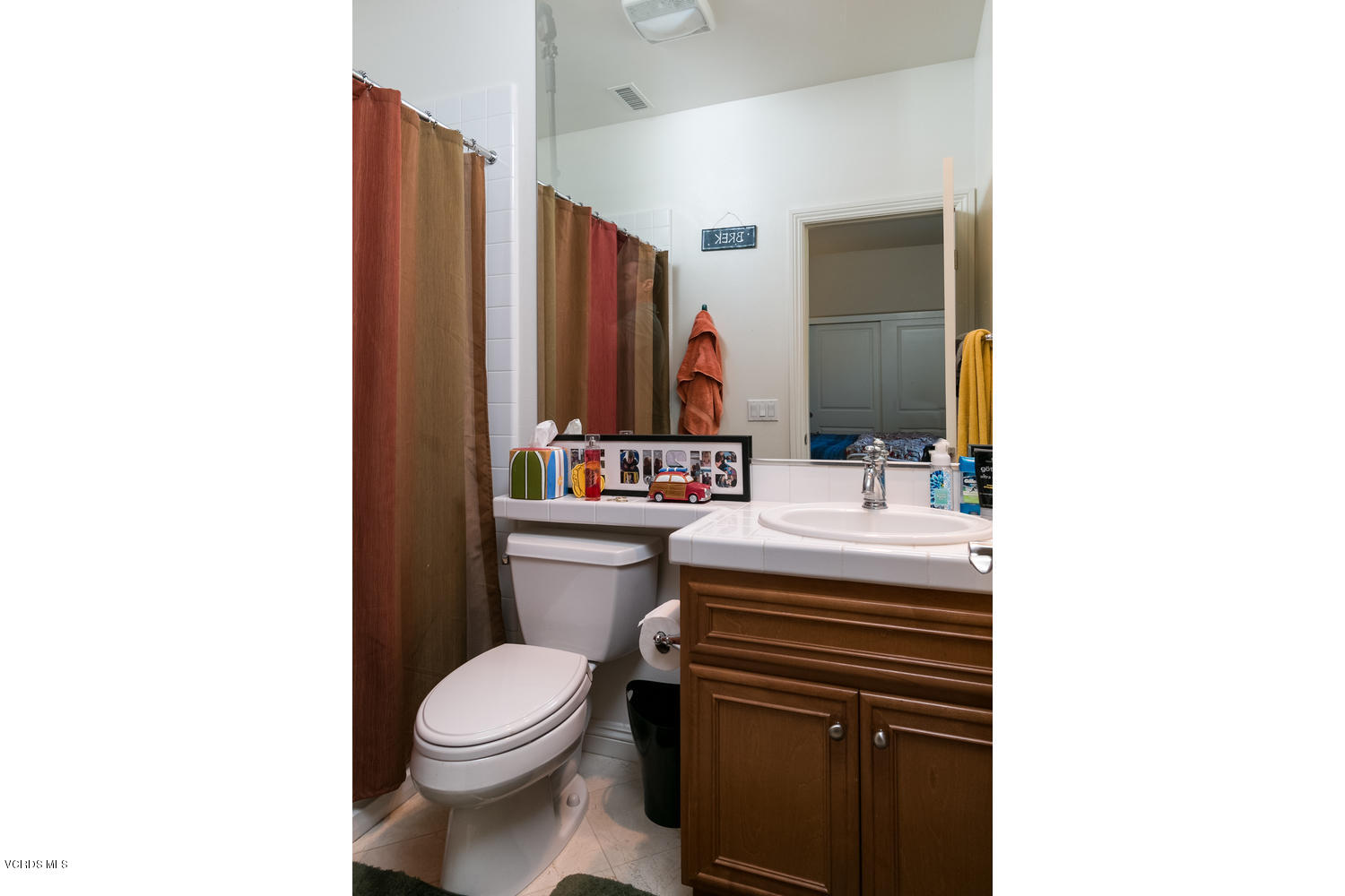 5472 Calarosa Ranch Road Camarillo, CA 93012 - Photo 21 of 31 Bath