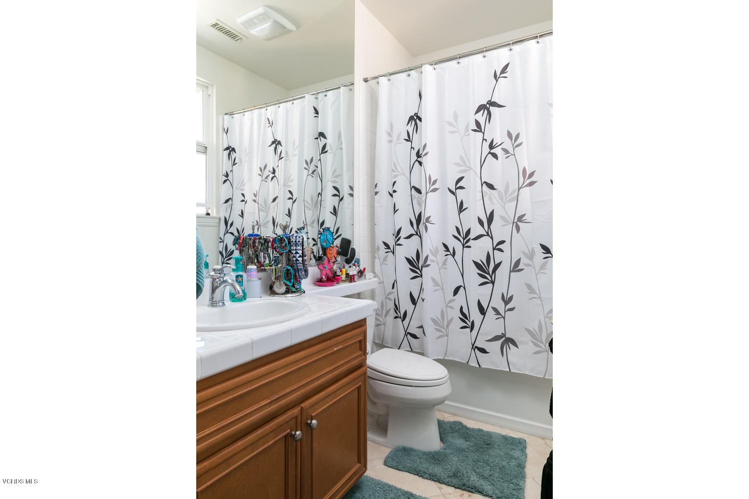 5472 Calarosa Ranch Road Camarillo, CA 93012 - Photo 23 of 31 Bath