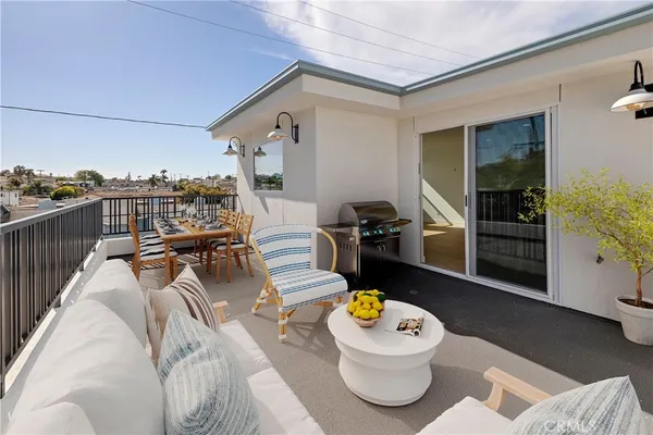 $1,888,000 | 1708 Blossom Lane, Redondo Beach, CA 90278