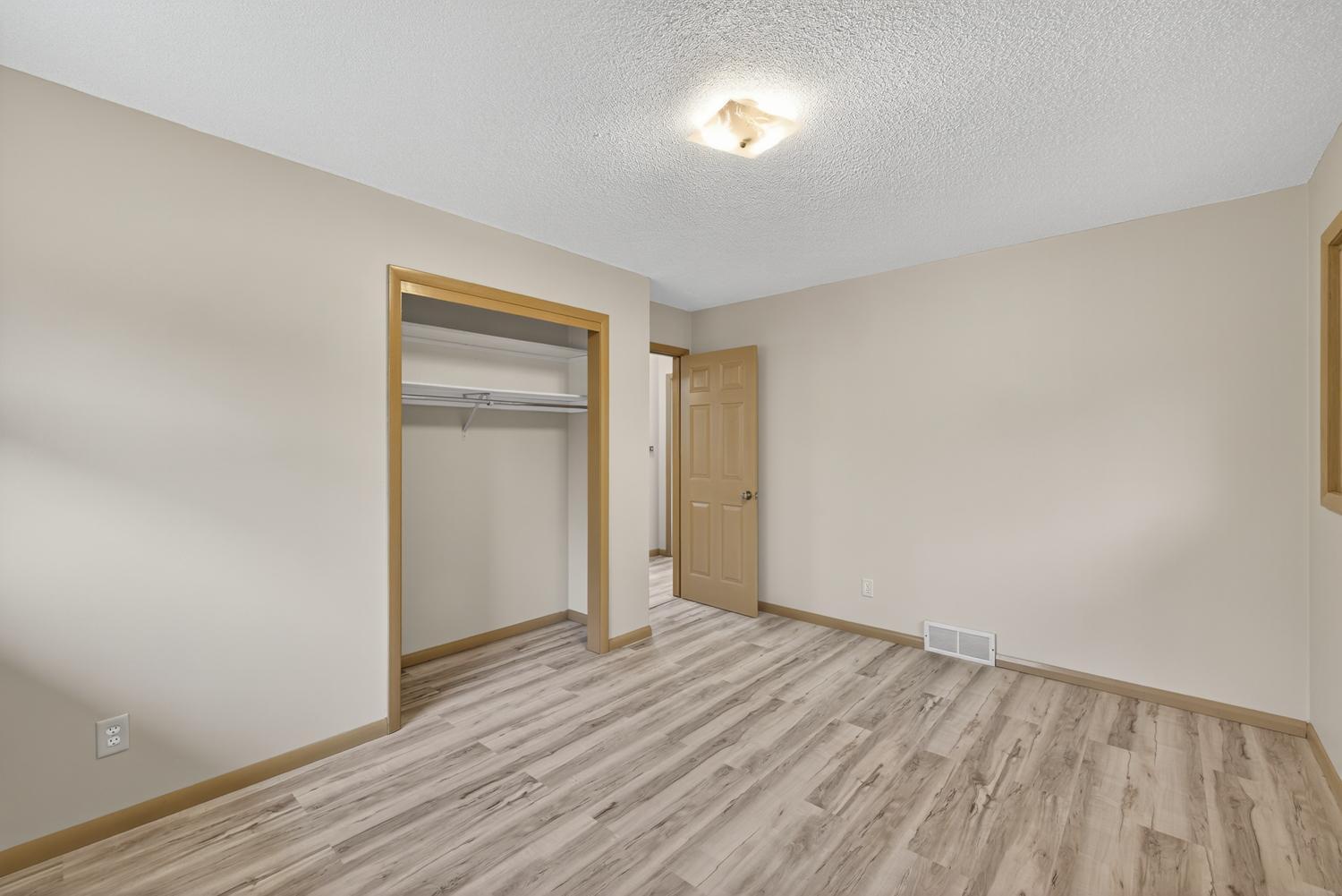 2106 8th Avenue Northeast Rochester, MN 55906 - Photo 26 of 37