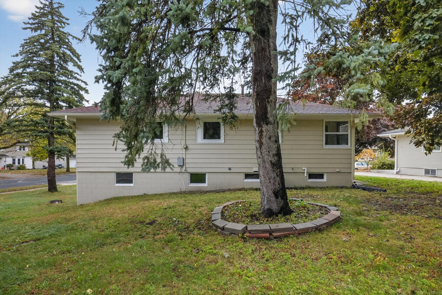 2106 8th Avenue Northeast Rochester, MN 55906 - Photo 5 of 37