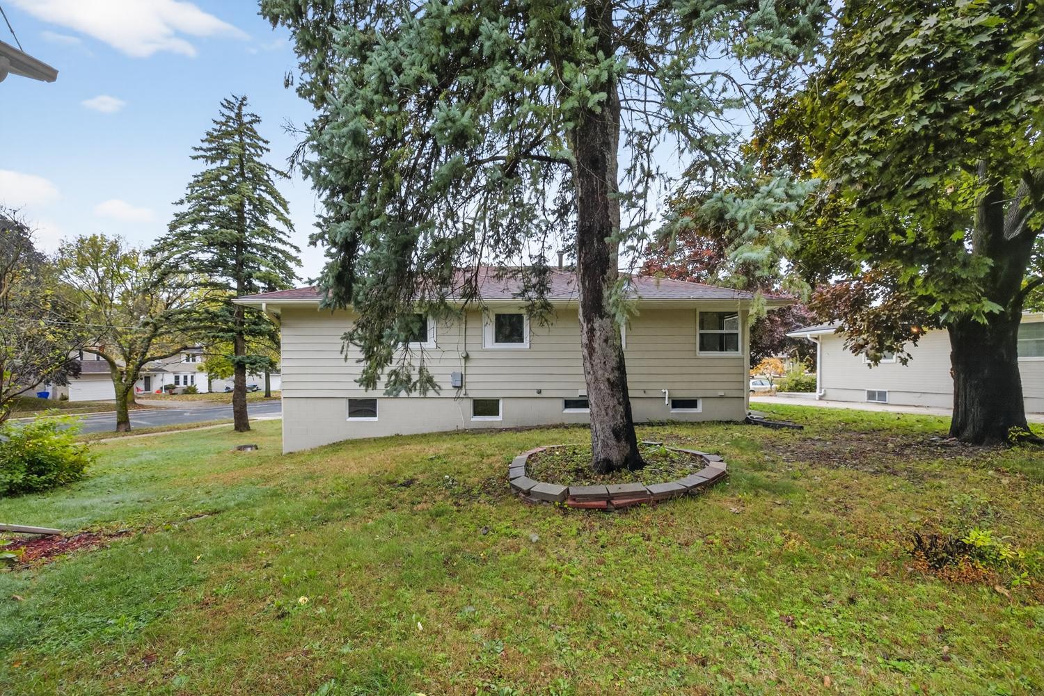 2106 8th Avenue Northeast Rochester, MN 55906 - Photo 6 of 37