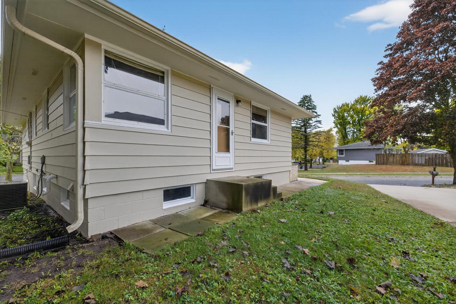 2106 8th Avenue Northeast Rochester, MN 55906 - Photo 8 of 37