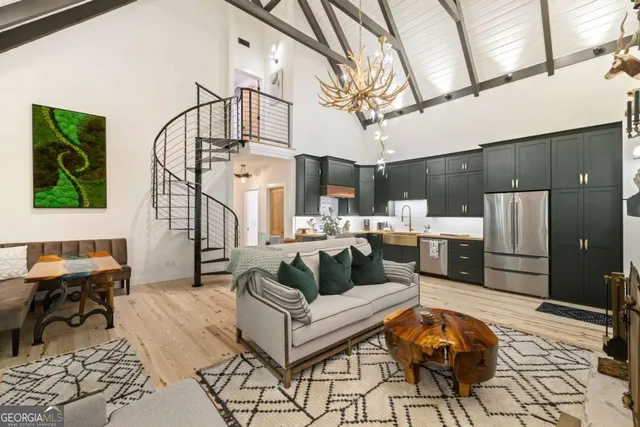 a view of an outdoor space