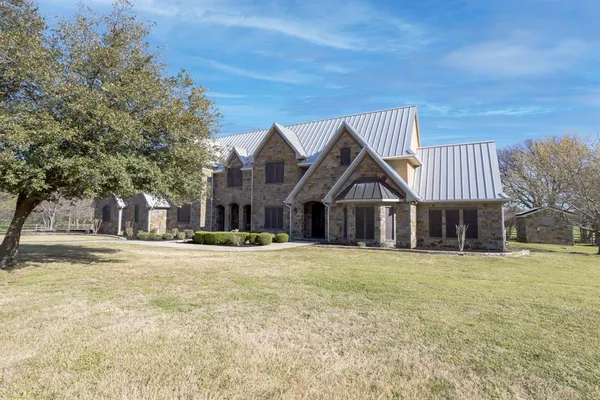 $5,000,000 | 8970 Burnett Road, Justin, TX 76247