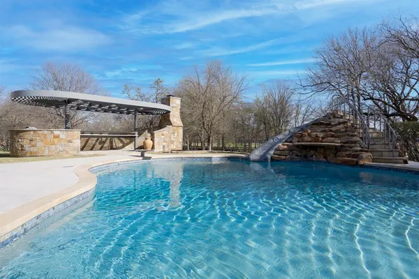 $5,000,000 | 8970 Burnett Road, Justin, TX 76247