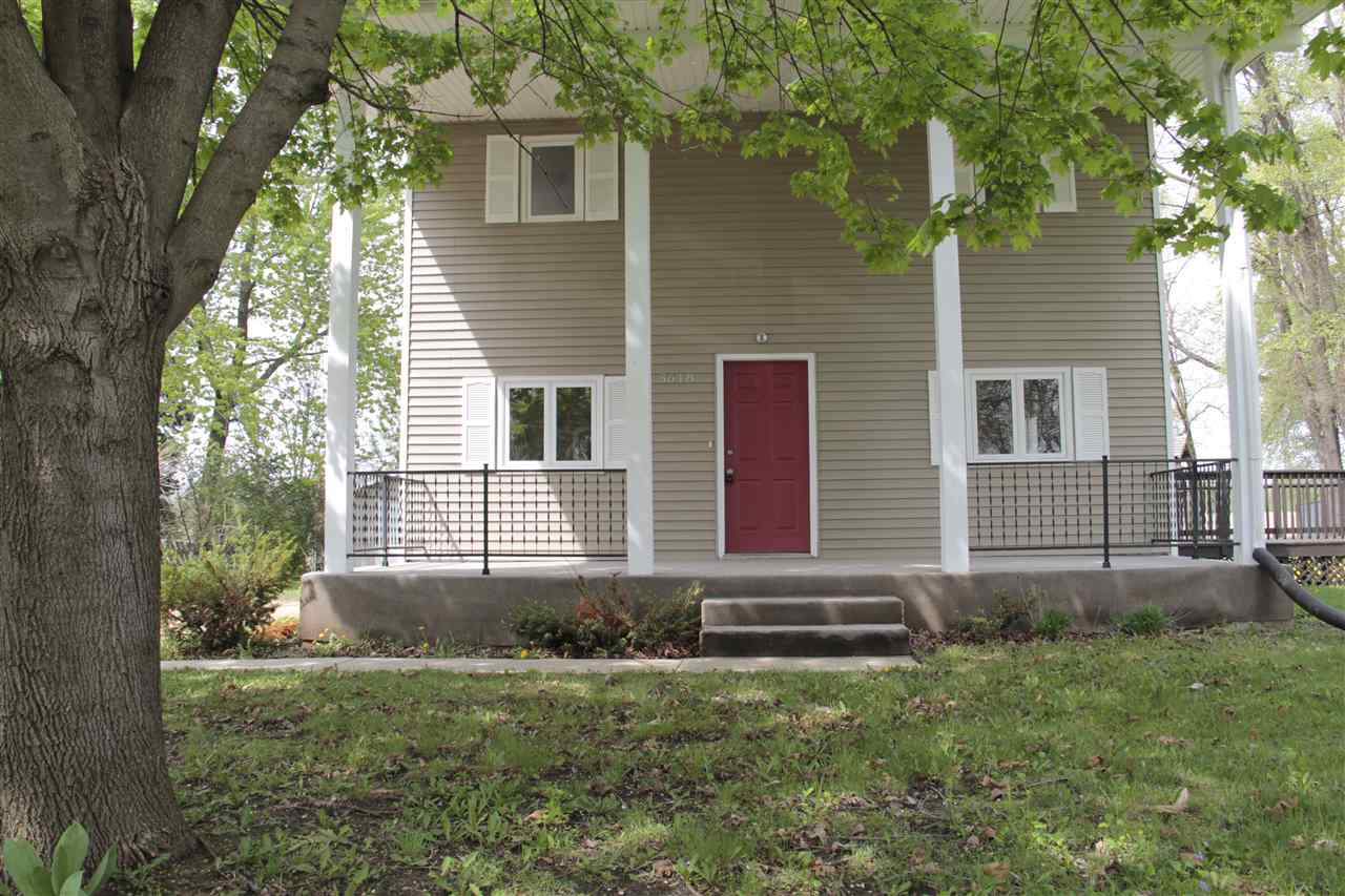 3618 Rotary Road Rockford, IL 61109 - Photo 3 of 24 front view of a house with a yard