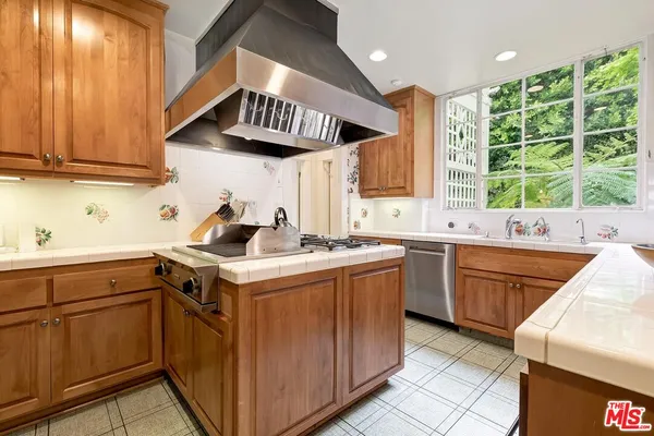 $10,995,000 | 809 North Bedford Drive, Beverly Hills, CA 90210