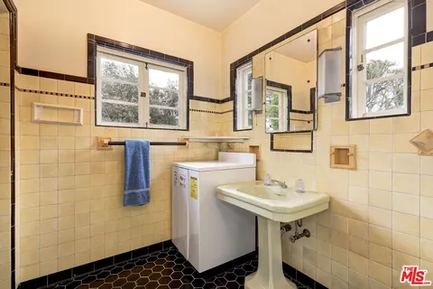 $10,995,000 | 809 North Bedford Drive, Beverly Hills, CA 90210