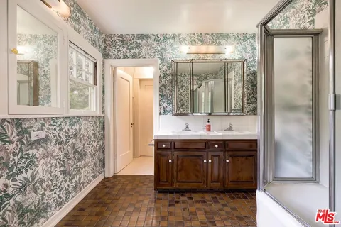 $10,995,000 | 809 North Bedford Drive, Beverly Hills, CA 90210