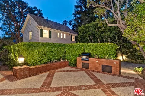 $10,995,000 | 809 North Bedford Drive, Beverly Hills, CA 90210